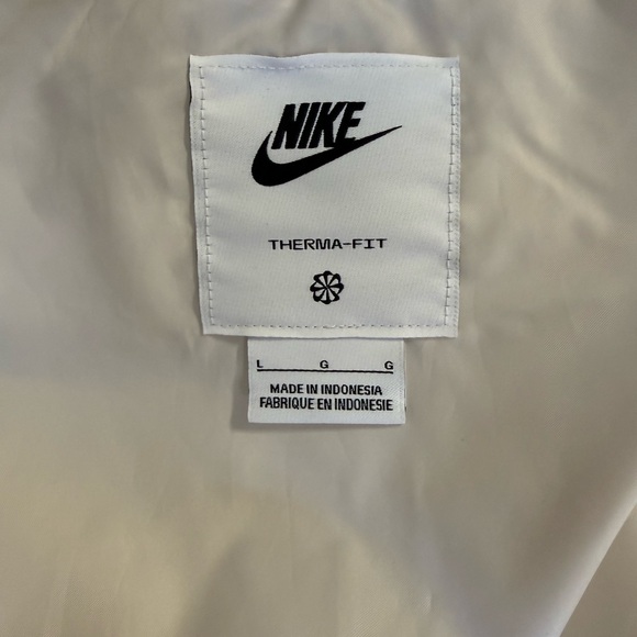 Nike Women's Off-White Puffer Jacket - Picture 5 of 6